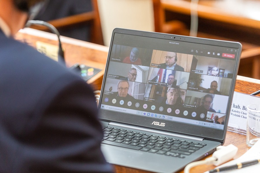 Sesja sejmiku województwa 26.04.21, fot. Szymon Zdziebło/tarantoga.pl dla UMWKP