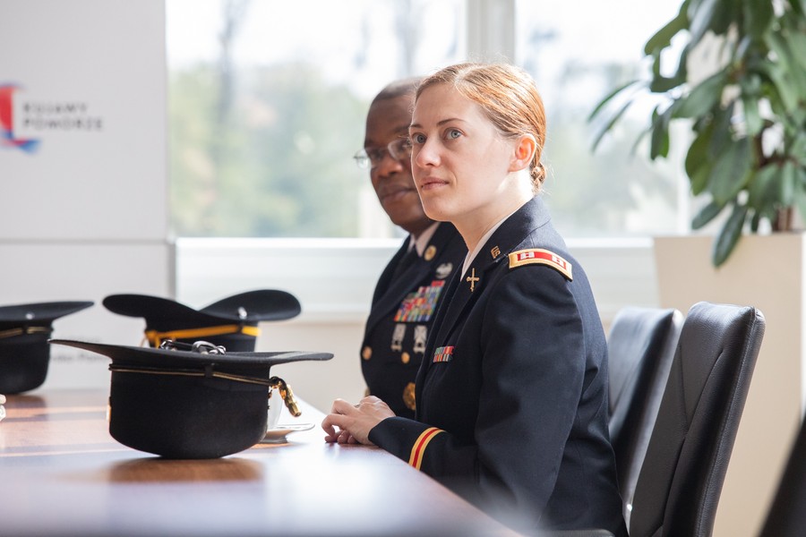 Spotkanie marszałka z żołnierzami amerykańskimi, fot. Mikołaj Kuras dla UMWKP