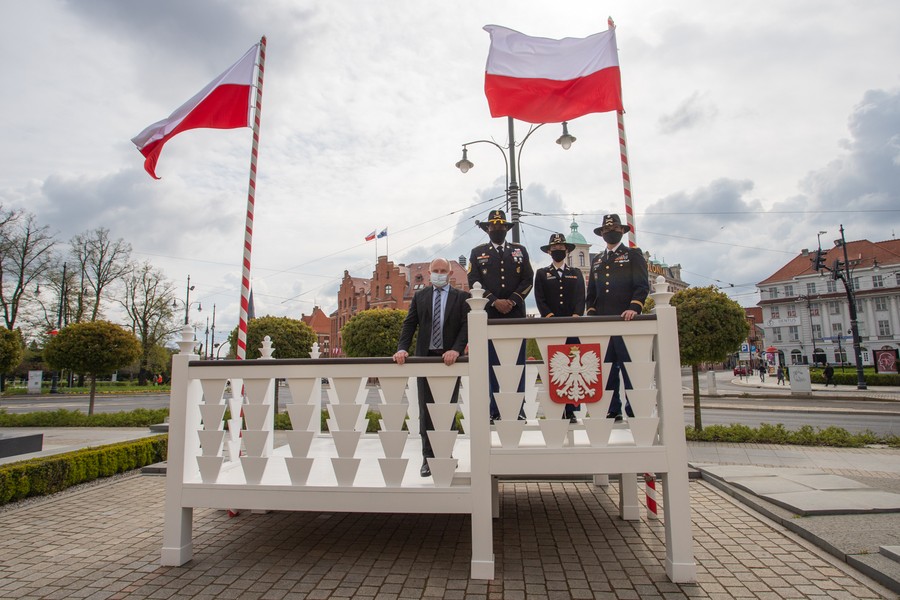Spotkanie marszałka z żołnierzami amerykańskimi, fot. Mikołaj Kuras dla UMWKP