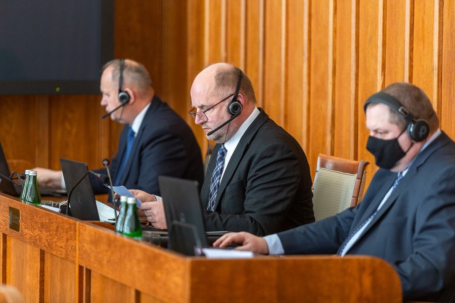 Sesja absolutoryjna sejmiku, 24 maja 2021, fot. Szymon Zdziebło/tarantoga.pl dla UMWKP