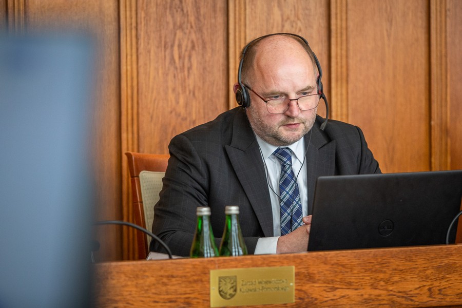 Sesja absolutoryjna sejmiku, 24 maja 2021, fot. Szymon Zdziebło/tarantoga.pl dla UMWKP