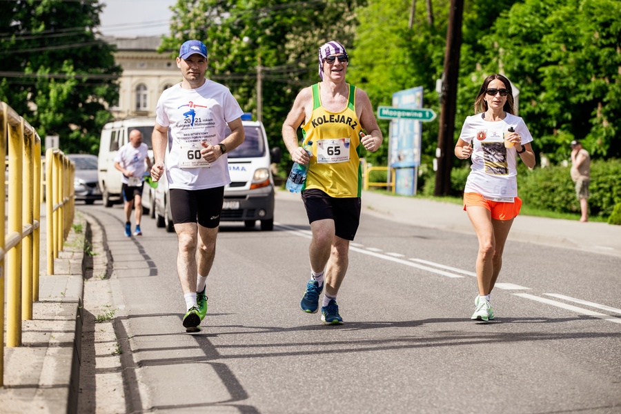 Bieg sztafetowy pamięci Bronisława Malinowskiego, fot. Filip Kowalkowski dla UMWKP