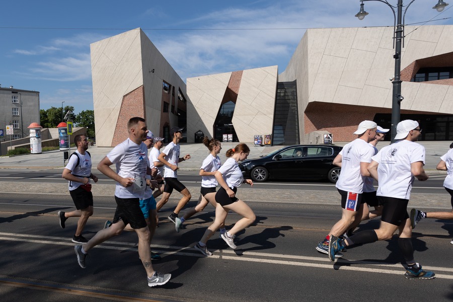 Bieg sztafetowy pamięci Bronisława Malinowskiego, fot. Mikołaj Kuras dla UMWKP
