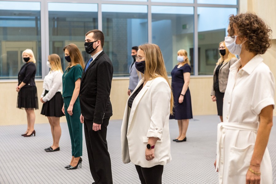 Ślubowanie urzędników, fot. Szymon Zdziebło/tarantoga.pl dla UMWKP