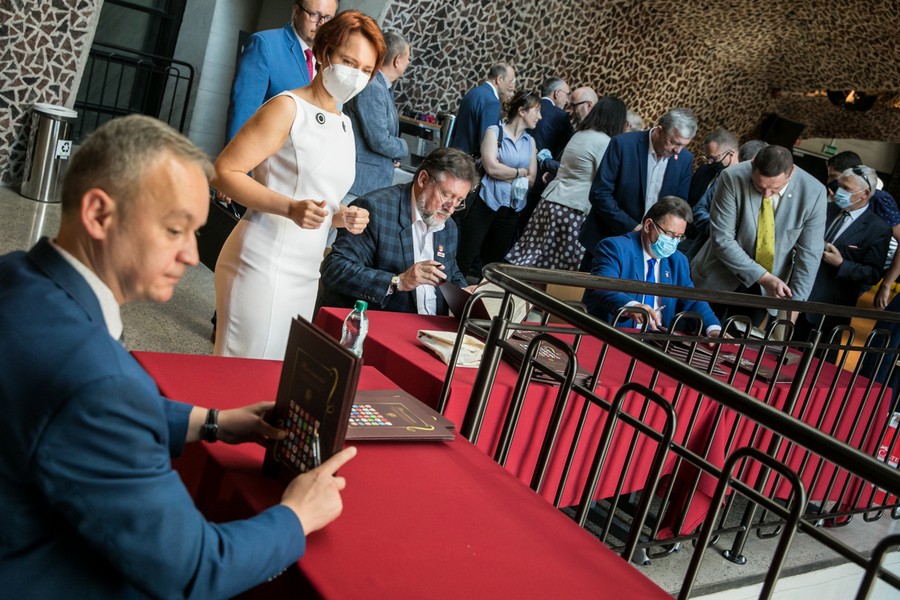 Podpisanie porozumienia w sprawie MOF Torunia, fot. Andrzej Goiński dla UMWKP