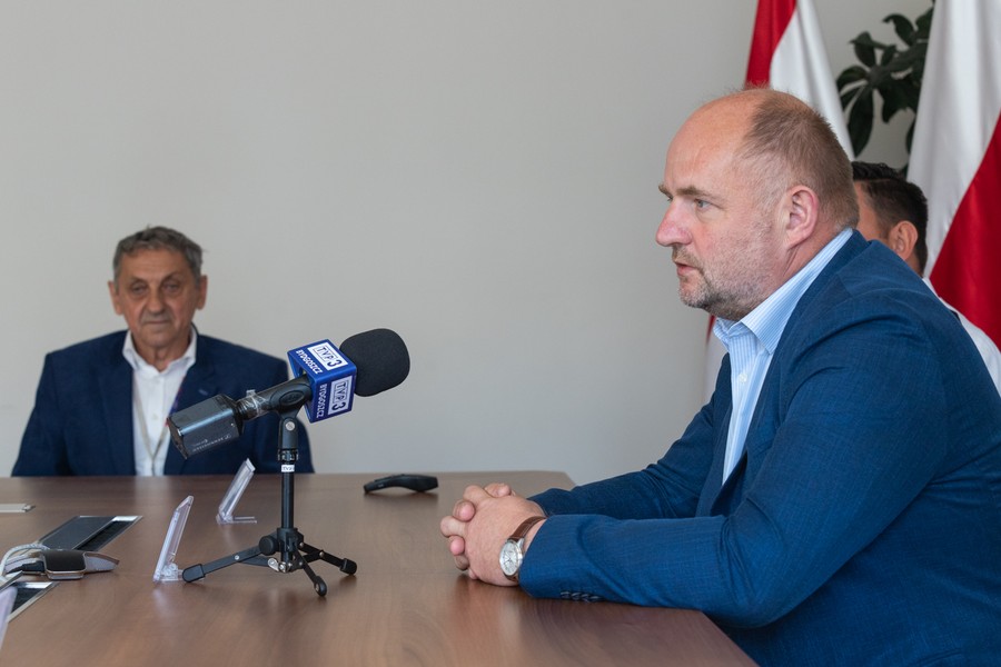 Briefing marszałka Piotra Całbeckiego i ratowników WOPR, fot. Mikołaj Kuras dla UMWKP