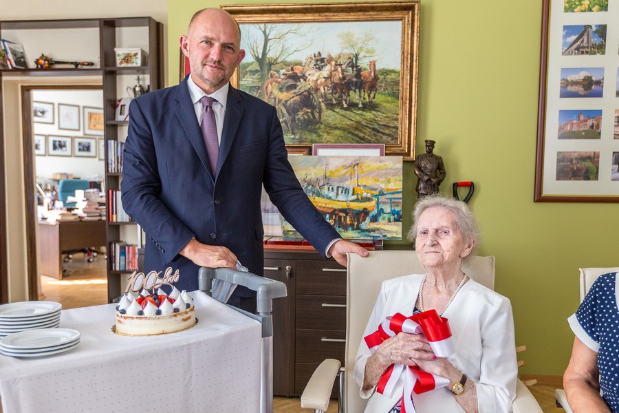 Wizyta pani Anny Kucharzewskiej w Urzędzie Marszałkowskim, fot. Szymon Zdziebło tarantoga.pl dla UMWKP