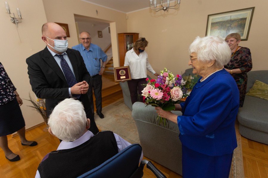 Wręczenie medalu panu Piotrowi Bogorodziowi, fot. Mikołaj Kuras dla UMWKP