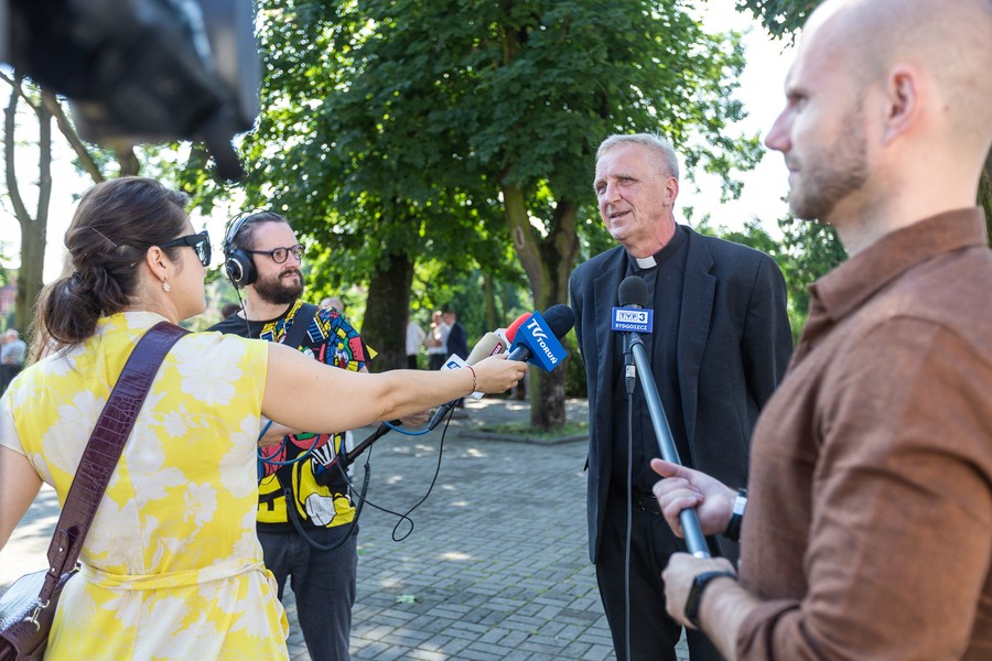 Wręczenie dotacji na renowację i konserwację zabytków, fot. Szymon Zdziebło/tarantoga.pl dla UMWKP