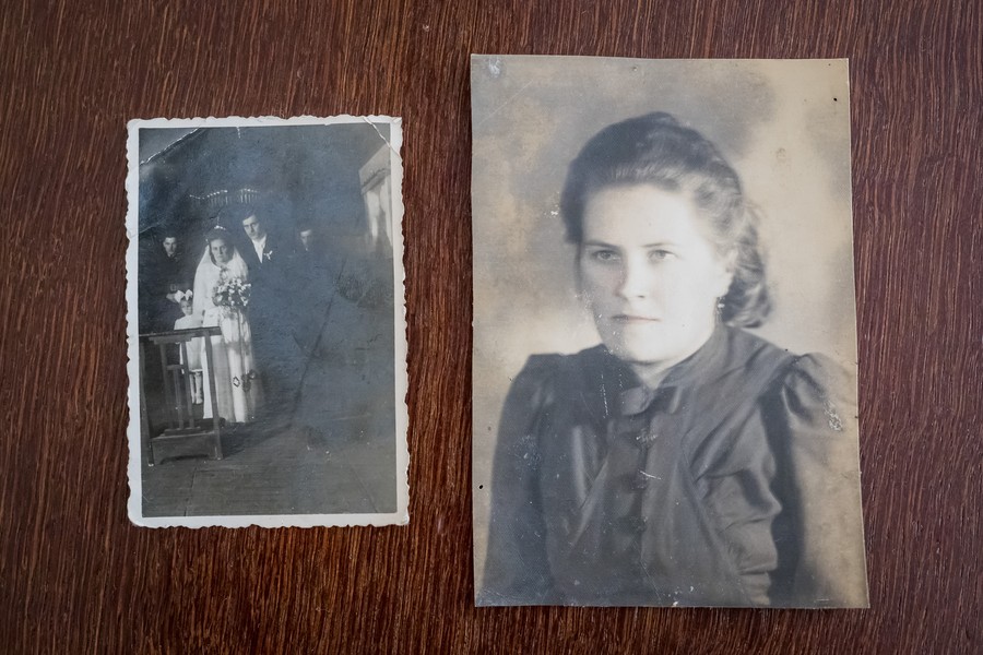 Wręczenie medalu pani Leokadii Goździewskiej, fot. Tomasz Czachorowski