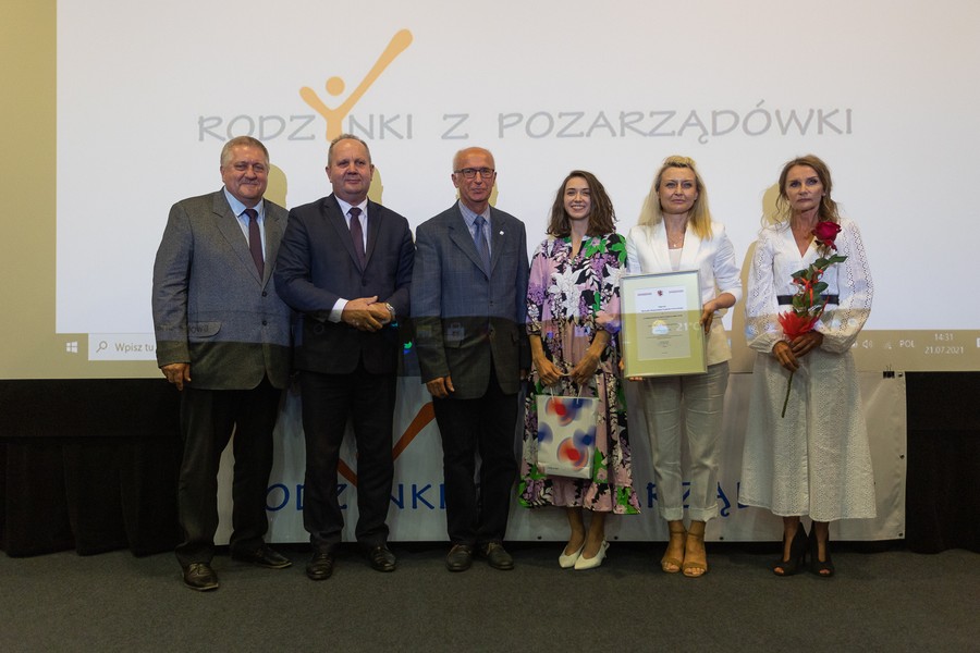 Uroczystość wręczenia nagród w konkursie „Rodzynki z pozarządówki”, fot. Mikołaj Kuras dla UMWKP