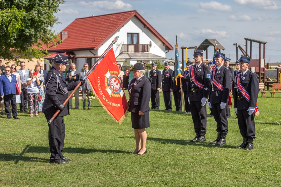 Uroczystości rocznicowe i nadanie sztandaru OSP Brzozowo, fot. Szymon Zdziebło/tarantoga.pl dla UMWKP