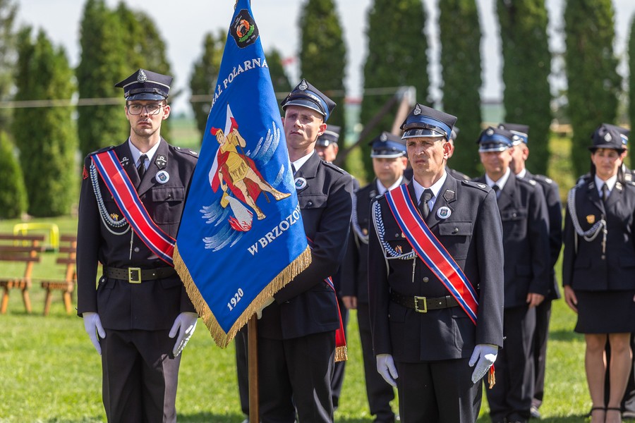Uroczystości rocznicowe i nadanie sztandaru OSP Brzozowo, fot. Szymon Zdziebło/tarantoga.pl dla UMWKP