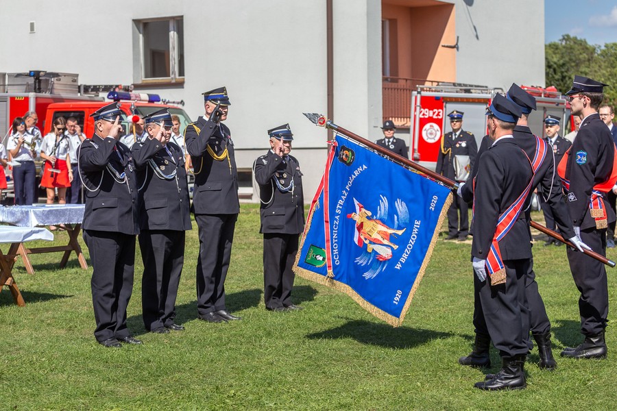 Uroczystości rocznicowe i nadanie sztandaru OSP Brzozowo, fot. Szymon Zdziebło/tarantoga.pl dla UMWKP