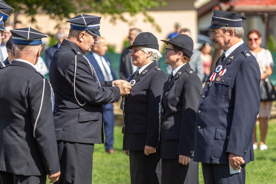 Uroczystości rocznicowe i nadanie sztandaru OSP Brzozowo, fot. Szymon Zdziebło/tarantoga.pl dla UMWKP