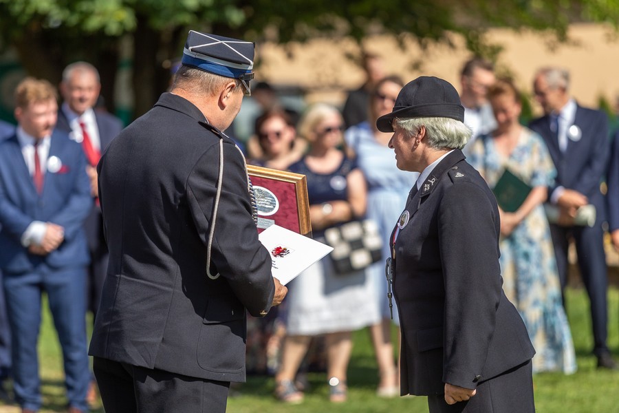 Uroczystości rocznicowe i nadanie sztandaru OSP Brzozowo, fot. Szymon Zdziebło/tarantoga.pl dla UMWKP