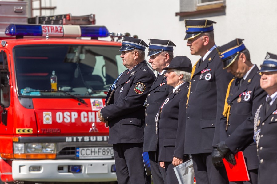 Uroczystości rocznicowe i nadanie sztandaru OSP Brzozowo, fot. Szymon Zdziebło/tarantoga.pl dla UMWKP