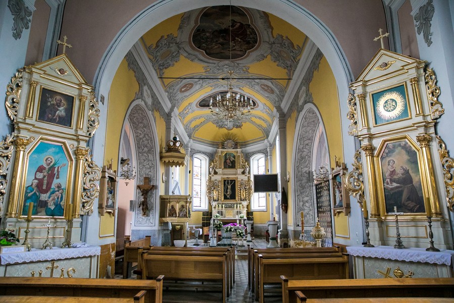 Prace konserwatorskie polichromii ścian nawy oraz kaplicy północnej św. Izydora w kościele św. Bartłomieja w Czernikowie (powiat toruński), fot. Andrzej Goiński/UMWKP