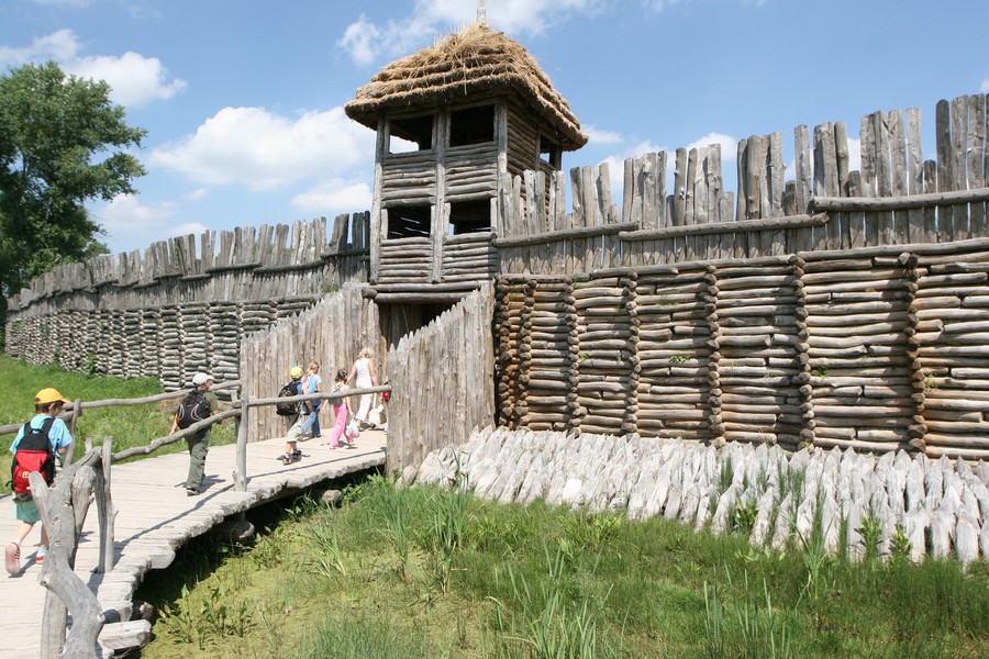 Biskupin, fot. Andrzej Goiński UMWKP