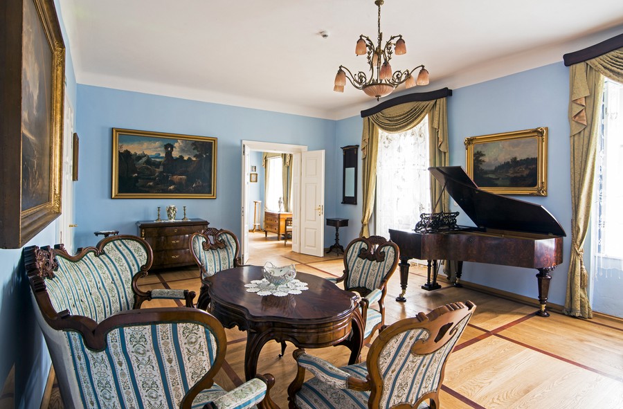 Dworek w Kłóbce, fot. Andrzej Goiński UMWKP