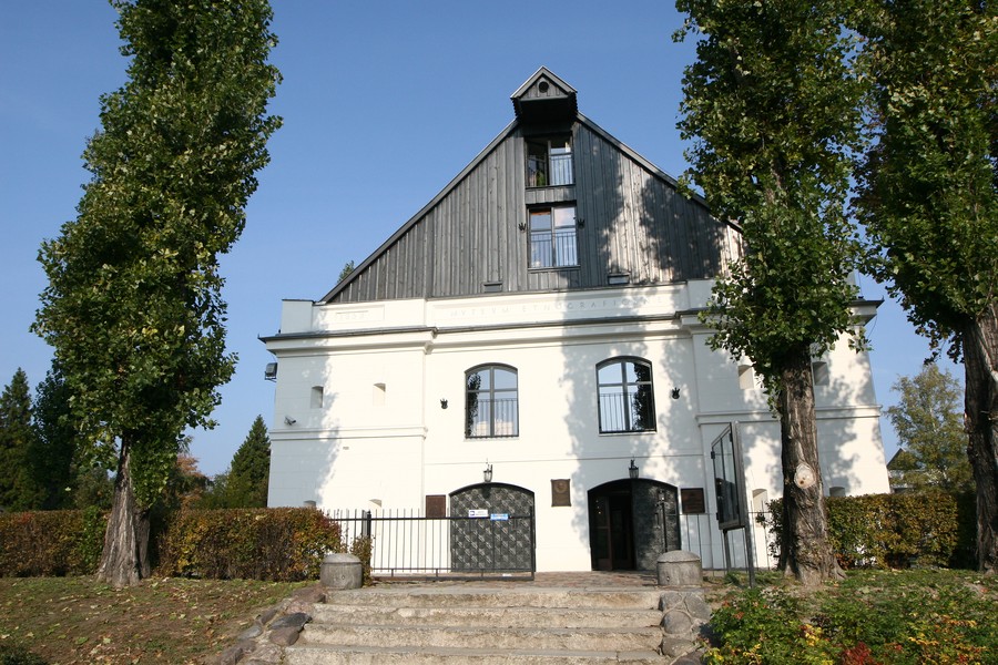 Dworek w Kłóbce, fot. Andrzej Goiński UMWKP