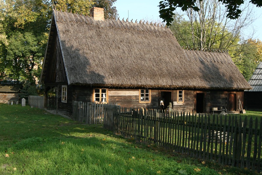 Dworek w Kłóbce, fot. Andrzej Goiński UMWKP