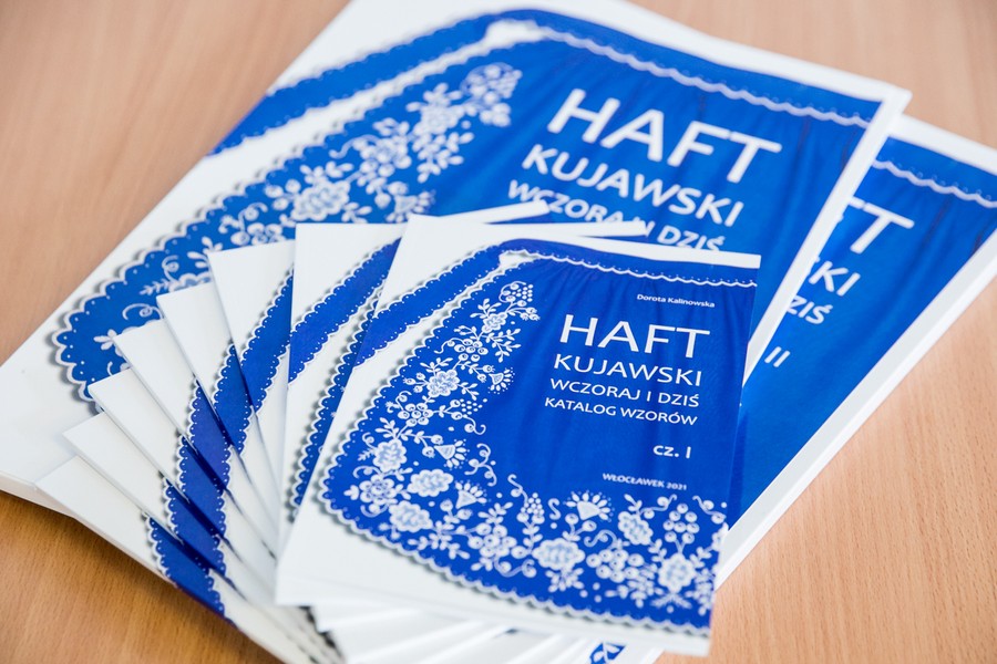 Haft kujawski wczoraj i dziś. Katalog wzorów, fot. Andrzej Goiński