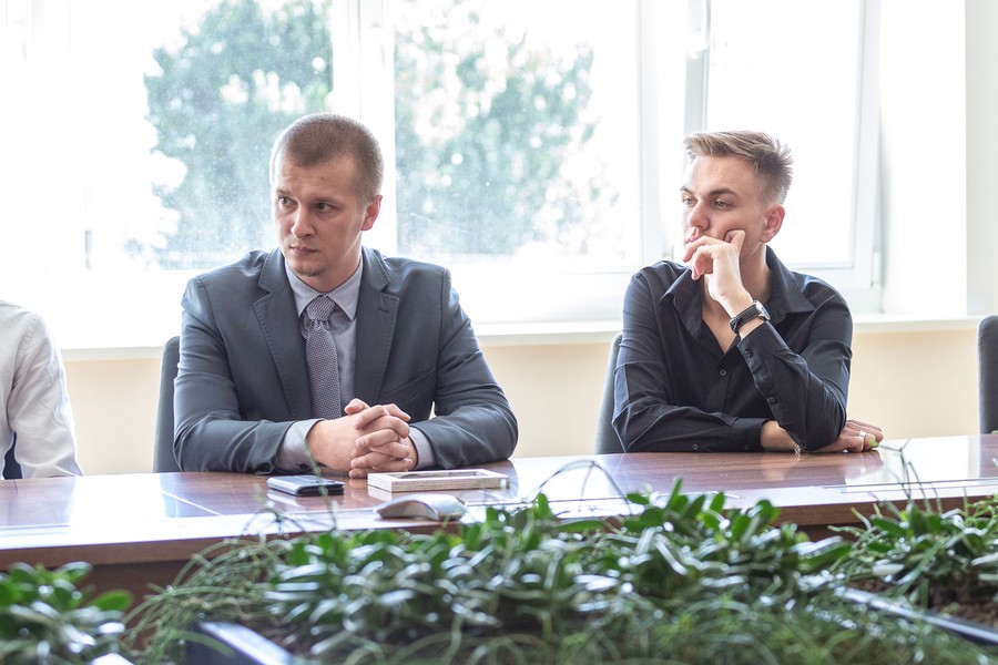 Spotkanie wicemarszałka Zbigniewa Ostrowskiego z uczestnikami projektu „Kuźnia liderów regionu”, fot. Szymon Zdziebło/tarantoga.pl dla UMWKP