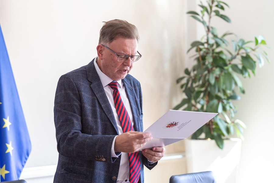 Spotkanie wicemarszałka Zbigniewa Ostrowskiego z uczestnikami projektu „Kuźnia liderów regionu”, fot. Szymon Zdziebło/tarantoga.pl dla UMWKP