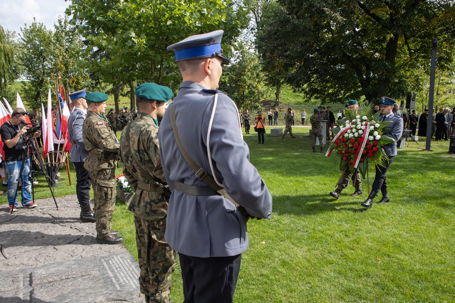Wojewódzkie obchody 82. rocznicy wybuchu II wojny światowej, fot. Mikołaj Kuras dla UMWKP