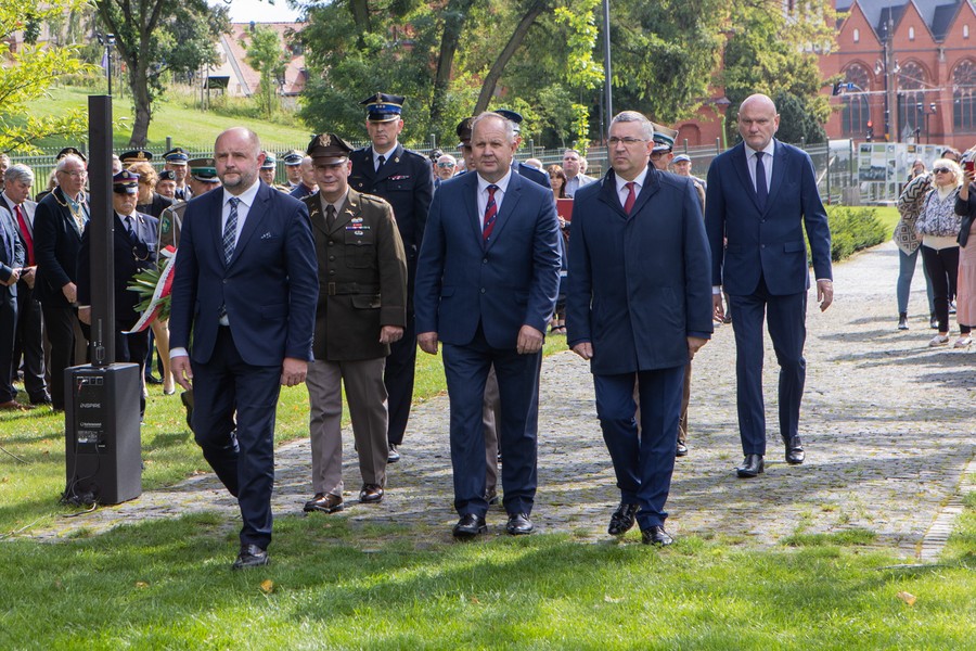 Wojewódzkie obchody 82. rocznicy wybuchu II wojny światowej, fot. Mikołaj Kuras dla UMWKP