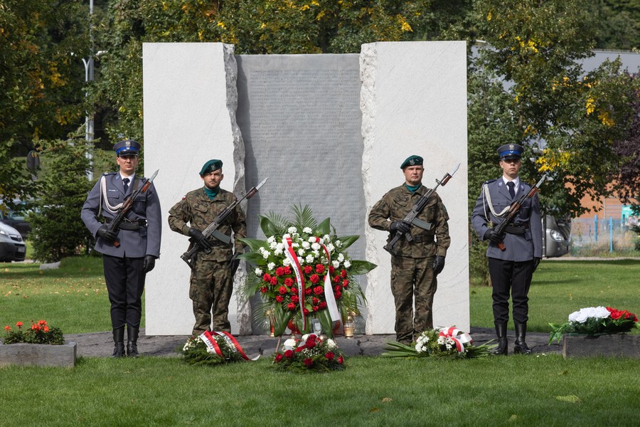 Wojewódzkie obchody 82. rocznicy wybuchu II wojny światowej, fot. Mikołaj Kuras dla UMWKP