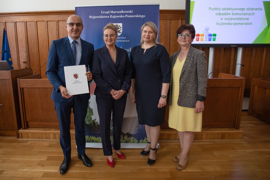 Ceremonia wręczenia umów grantowych, fot. Mikołaj Kuras dla UMWKP