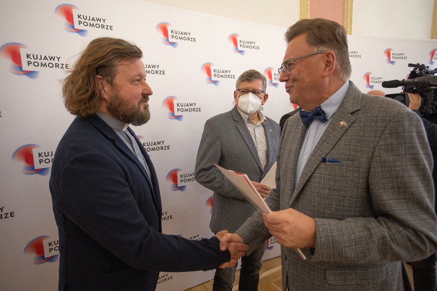 Wręczenie dotacji na ochronę zabytków, fot. Mikołaj Kuras dla UMWKP