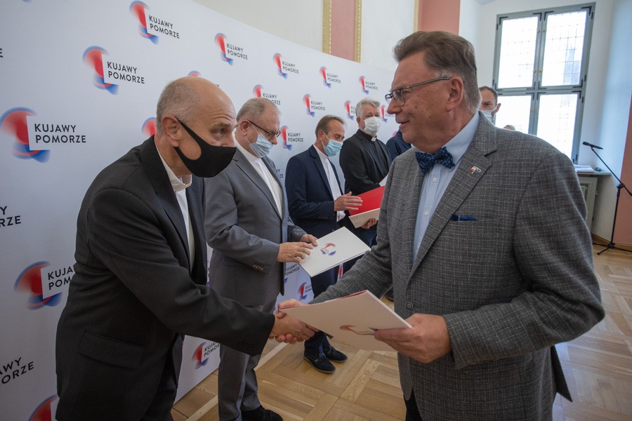 Wręczenie dotacji na ochronę zabytków, fot. Mikołaj Kuras dla UMWKP