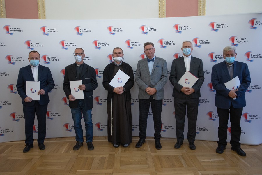 Wręczenie dotacji na ochronę zabytków, fot. Mikołaj Kuras dla UMWKP