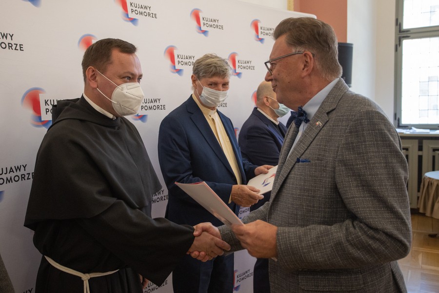 Wręczenie dotacji na ochronę zabytków, fot. Mikołaj Kuras dla UMWKP