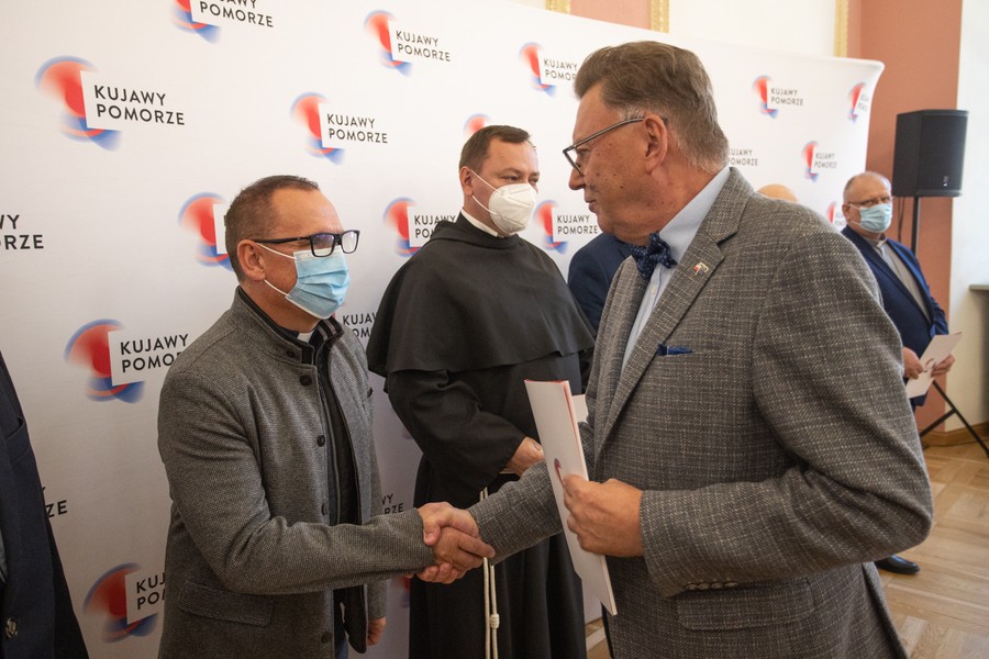 Wręczenie dotacji na ochronę zabytków, fot. Mikołaj Kuras dla UMWKP