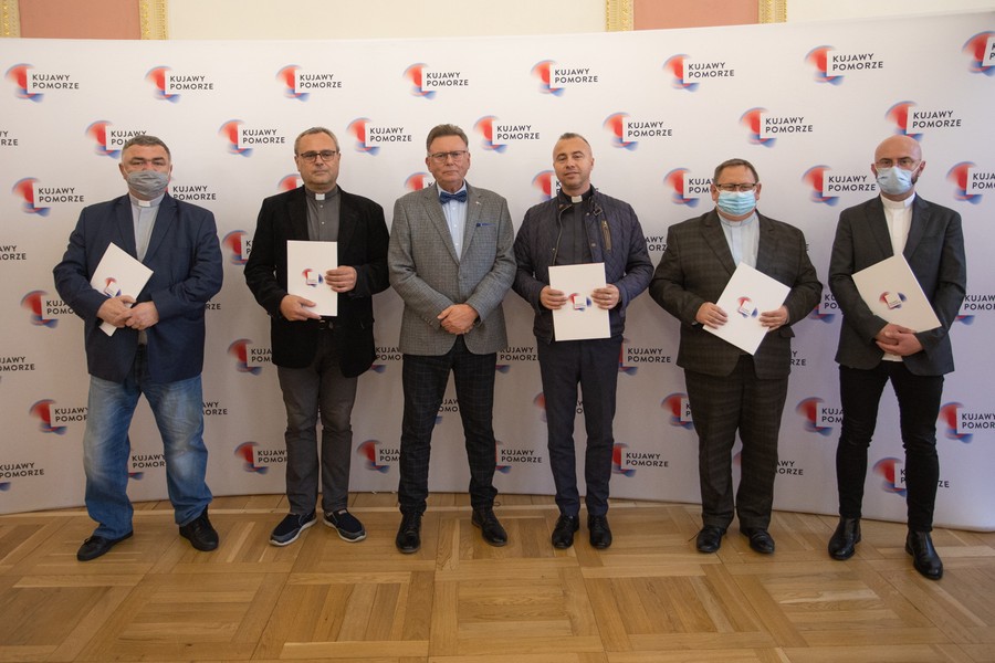 Wręczenie dotacji na ochronę zabytków, fot. Mikołaj Kuras dla UMWKP