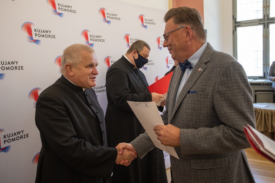 Wręczenie dotacji na ochronę zabytków, fot. Mikołaj Kuras dla UMWKP