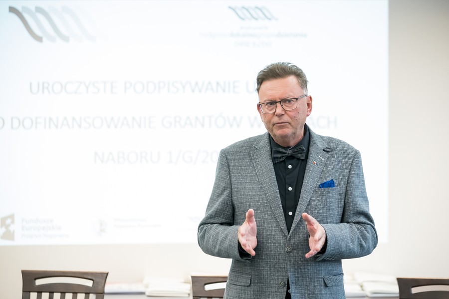 Wręczenie umów LGD "Dwie rzeki" w Bydgoszczy, fot. Filip Kowalkowski dla UWMKP