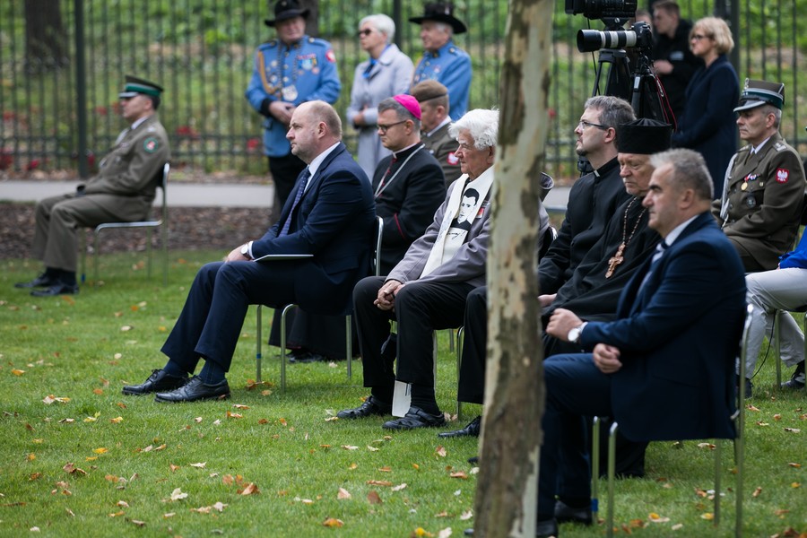 Odsłonięcie instalacji poświęconej bezimiennym ofiarom zbrodni pomorskiej w toruńskim Parku Pamięci, fot. Andrzej Goiński/UMWKP