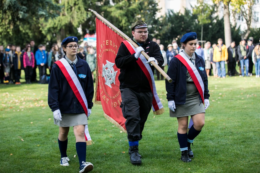 Odsłonięcie instalacji poświęconej bezimiennym ofiarom zbrodni pomorskiej w toruńskim Parku Pamięci, fot. Andrzej Goiński/UMWKP