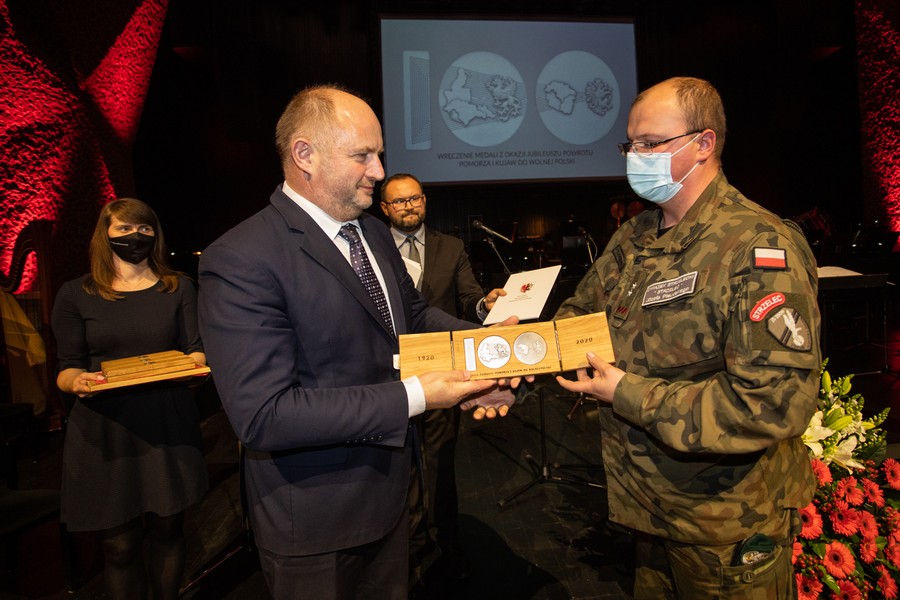 Uroczystości ku czci ofiar zbrodni pomorskiej, gala w Centrum Jordanki, fot. Mikołaj Kuras dla UMWKP