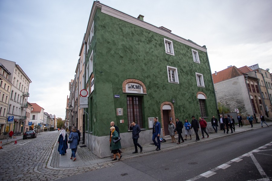 Uczestniczy Konwentu Przewodniczących Sejmików zwiedzają Toruń, fot. Mikołaj Kuras dla UMWKP