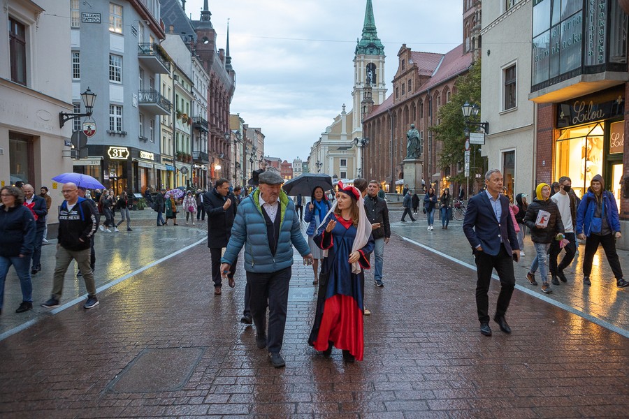 Uczestniczy Konwentu Przewodniczących Sejmików zwiedzają Toruń, fot. Mikołaj Kuras dla UMWKP