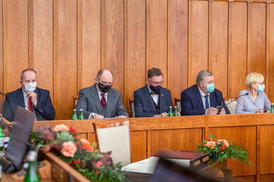 Sesja sejmiku województwa 25 października 2021, fot. Szymon Zdziebło/tarantoga.pl dla UMWKP