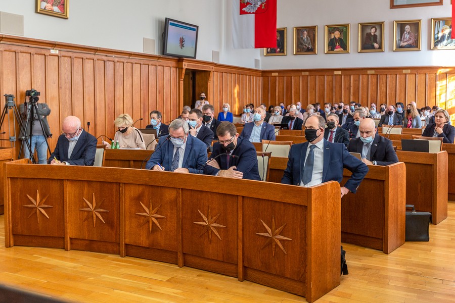 Sesja sejmiku województwa 25 października 2021, fot. Szymon Zdziebło/tarantoga.pl dla UMWKP