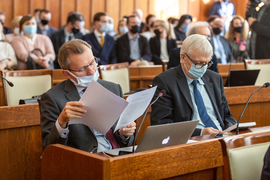 Sesja sejmiku województwa 25 października 2021, fot. Szymon Zdziebło/tarantoga.pl dla UMWKP