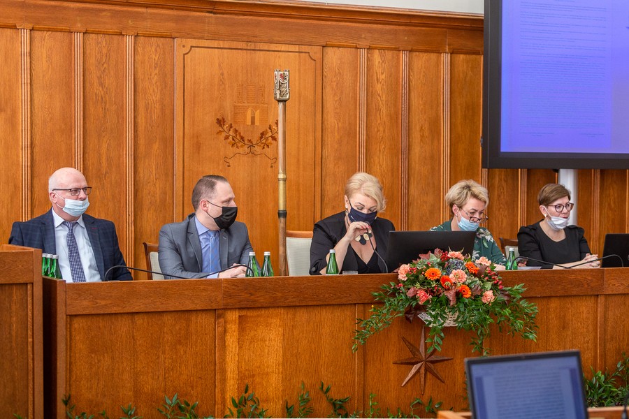 Sesja sejmiku województwa 25 października 2021, fot. Szymon Zdziebło/tarantoga.pl dla UMWKP